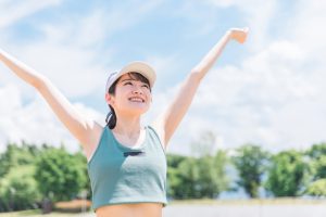 歯並びを整えると体も楽に？成人矯正で得られる健康効果