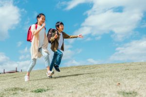 小児矯正は学校生活に影響する？矯正でよくある不安について