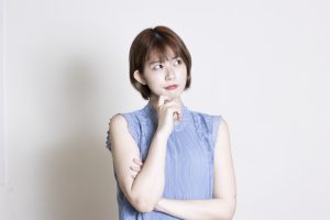 大人の歯列矯正はどのくらいの期間がかかる？治療の流れ・通院頻度・保定期間まで解説